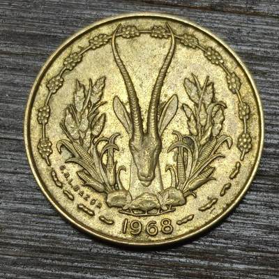 【本场4.12号发货】★第145★散币专场 不寄存，30包邮。不满30元，支付5元运费。《接受代拍 代送NGC评级》 - 83【无寄存】西非 1968年 10法郎 铜币