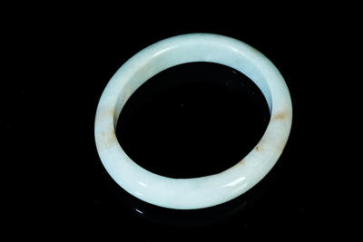 上海都达杂项专场四十七【全场包邮】  天然冰糯种翡翠（A货）蛋形手镯 附鉴定证书90-42