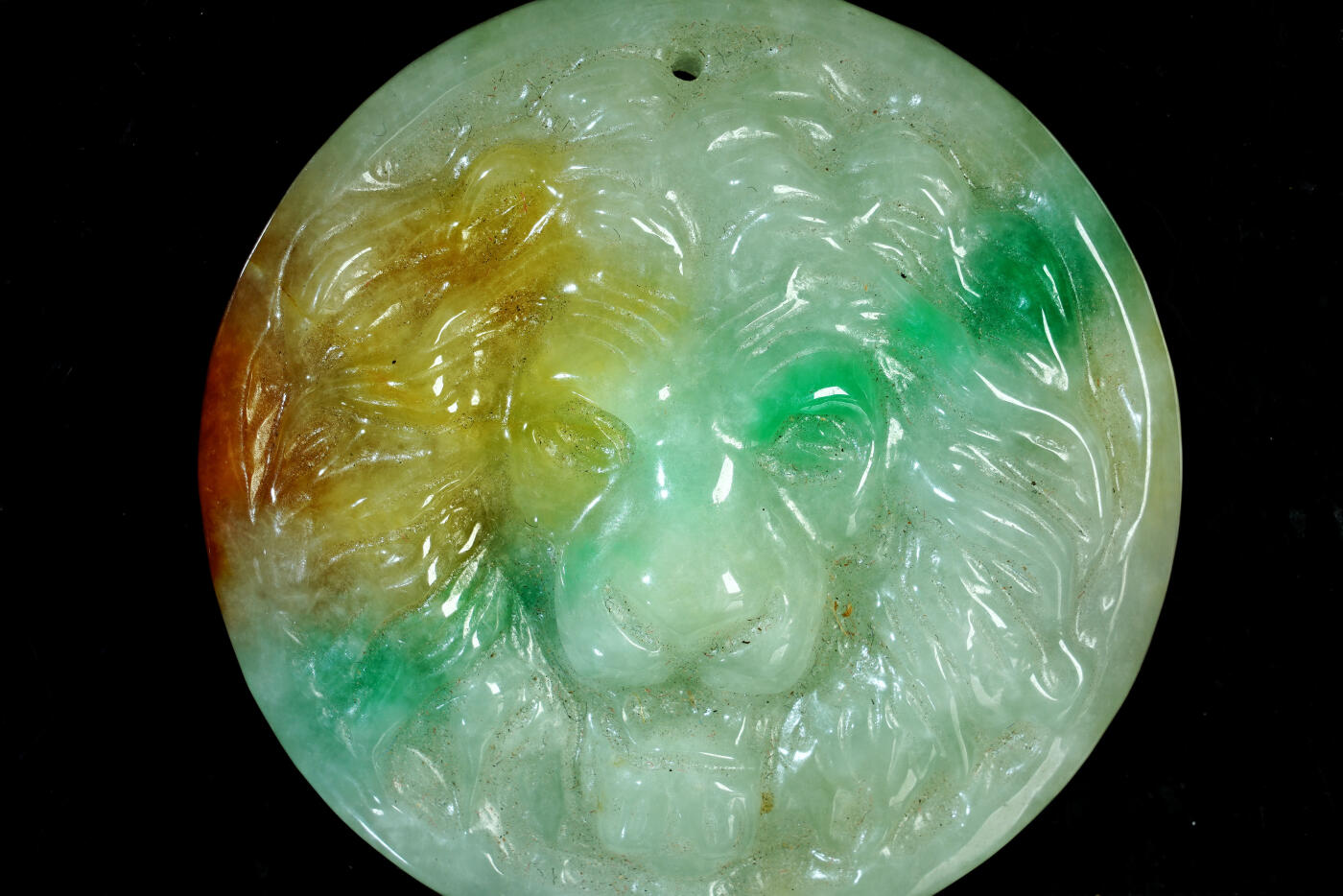 上海都达杂项专场十九（全场包邮） 天然三色彩翡翠（A货）精雕《狮子》挂件90-14