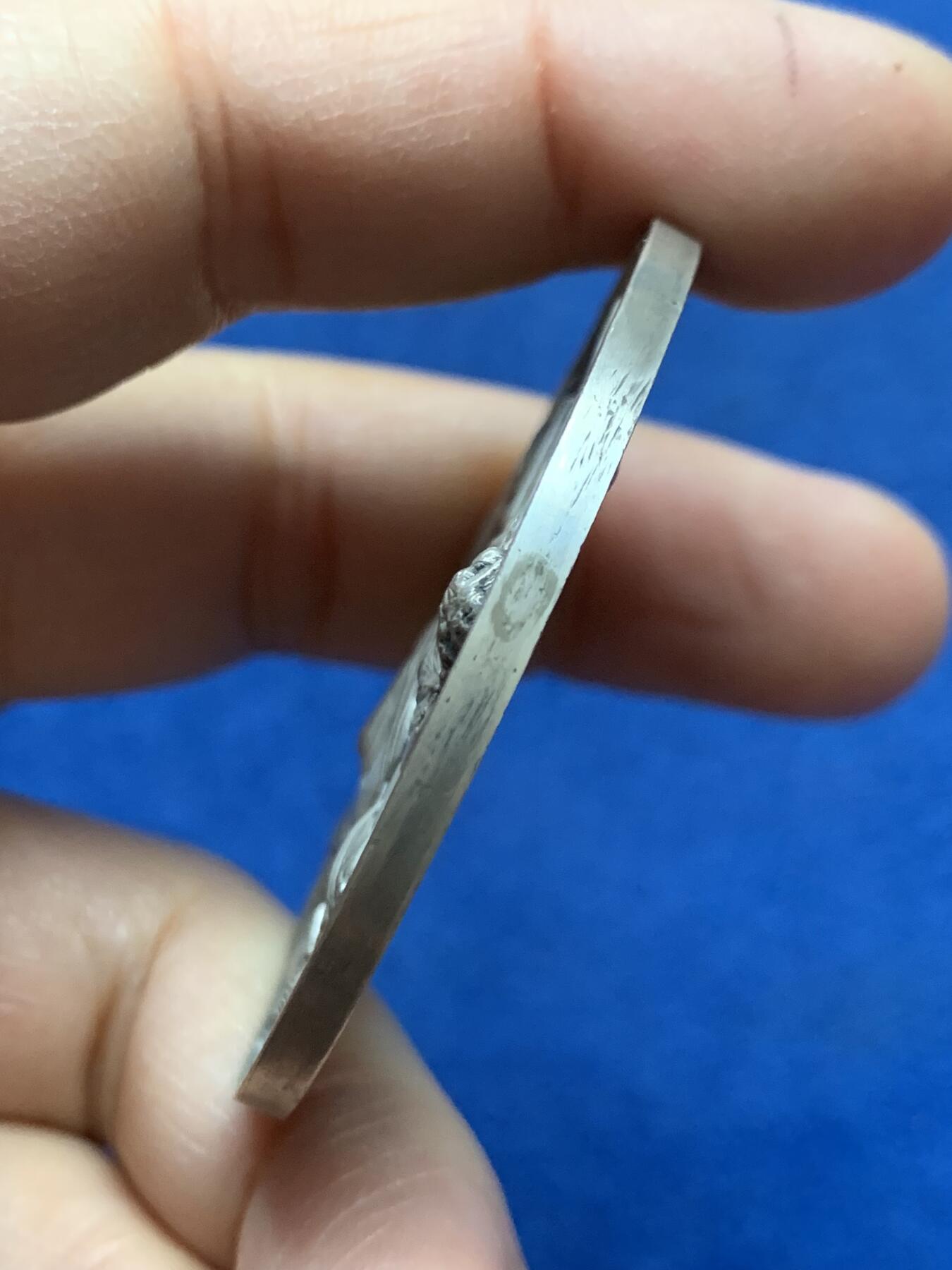 《竞宝斋》第465场 周日，周一，周二，3场连拍 （全场包邮）欢迎送拍 法国1909年国家公益鼓励协会银章带盒，新古典主义风格，极高浮雕，50.3mm，44.92g，边铭argent，月桂枝女神，小天使，地球，小提琴，花环等元素丰富，题材新颖，品相很好