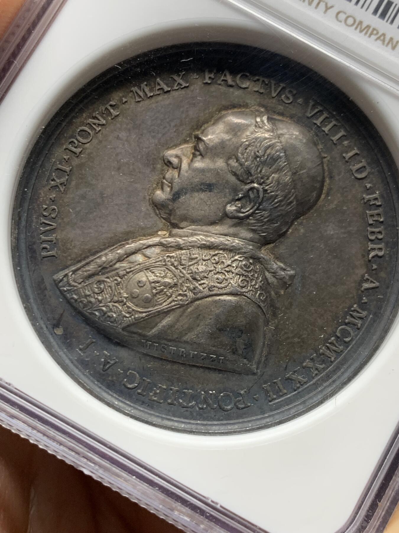 《竞宝斋》第465场 周日，周一，周二，3场连拍 （全场包邮）欢迎送拍 NGC MS62 梵蒂冈1922年教皇国庇护十一世纪念宣传信仰圣会成立300周年大银章 高浮雕 深彩包浆