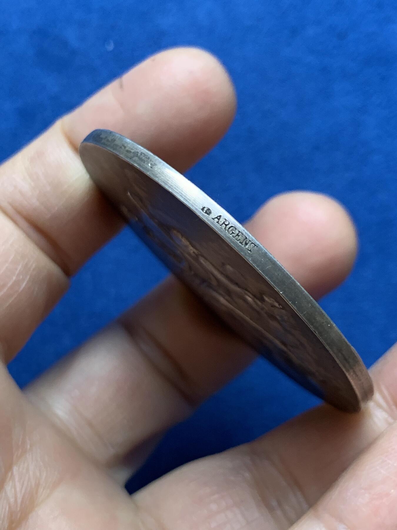 《竞宝斋》第465场 周日，周一，周二，3场连拍 （全场包邮）欢迎送拍 法国D.Dupuis巴黎造币厂银章，云端天使，58.15g，49.8mm，丰饶角边铭