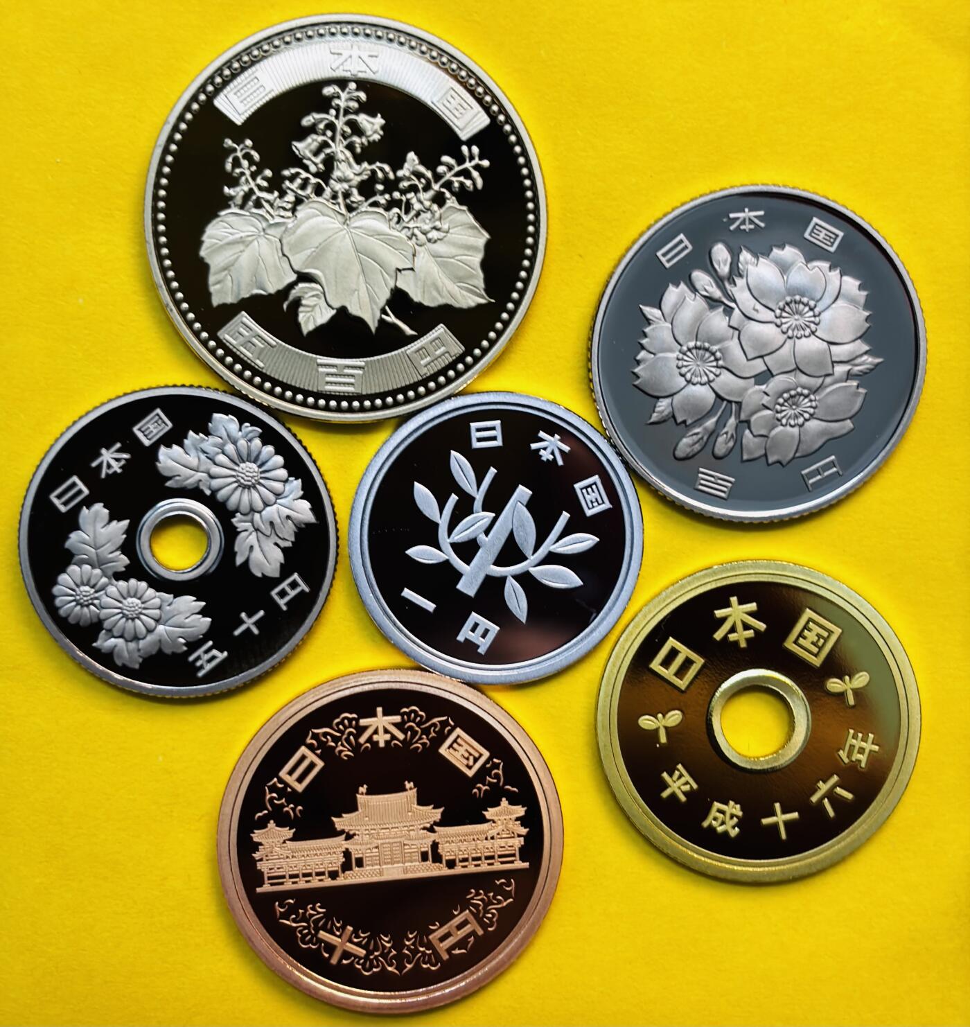 【金马踏春，泉马奔腾】2026 年新年贺岁场，（定于年初五接财神截拍）祝各位老板马到成功，马上有钱，愿岁岁平安喜乐顺遂 全新未流通日本2004年棒球诞生70周年精制纪念币 6 枚套币带盒