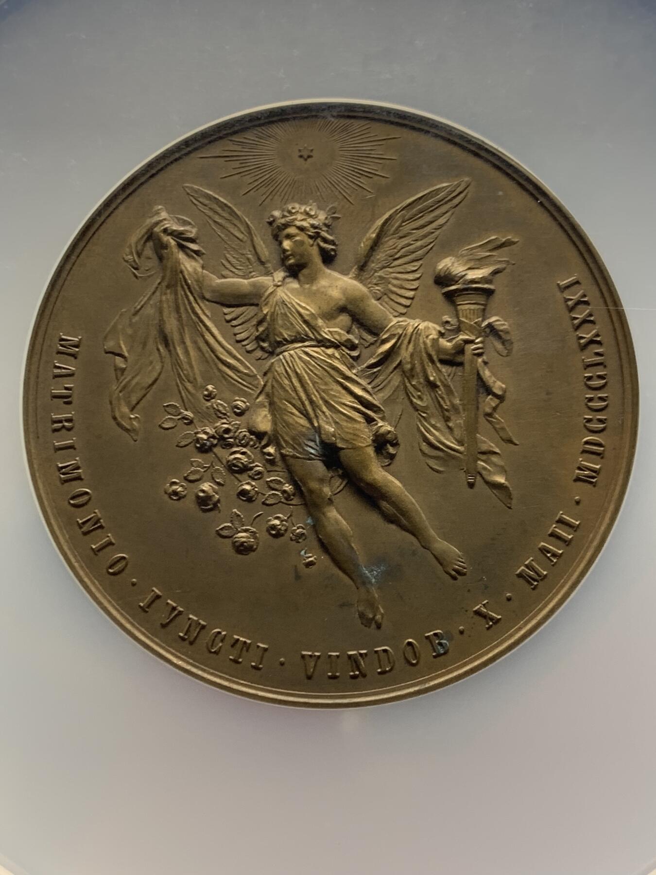 《竞宝斋》第465场 周日，周一，周二，3场连拍 （全场包邮）欢迎送拍 NGC MS62BN 奥地利1881年鲁道夫王储结婚纪念铜章 加大加厚盒