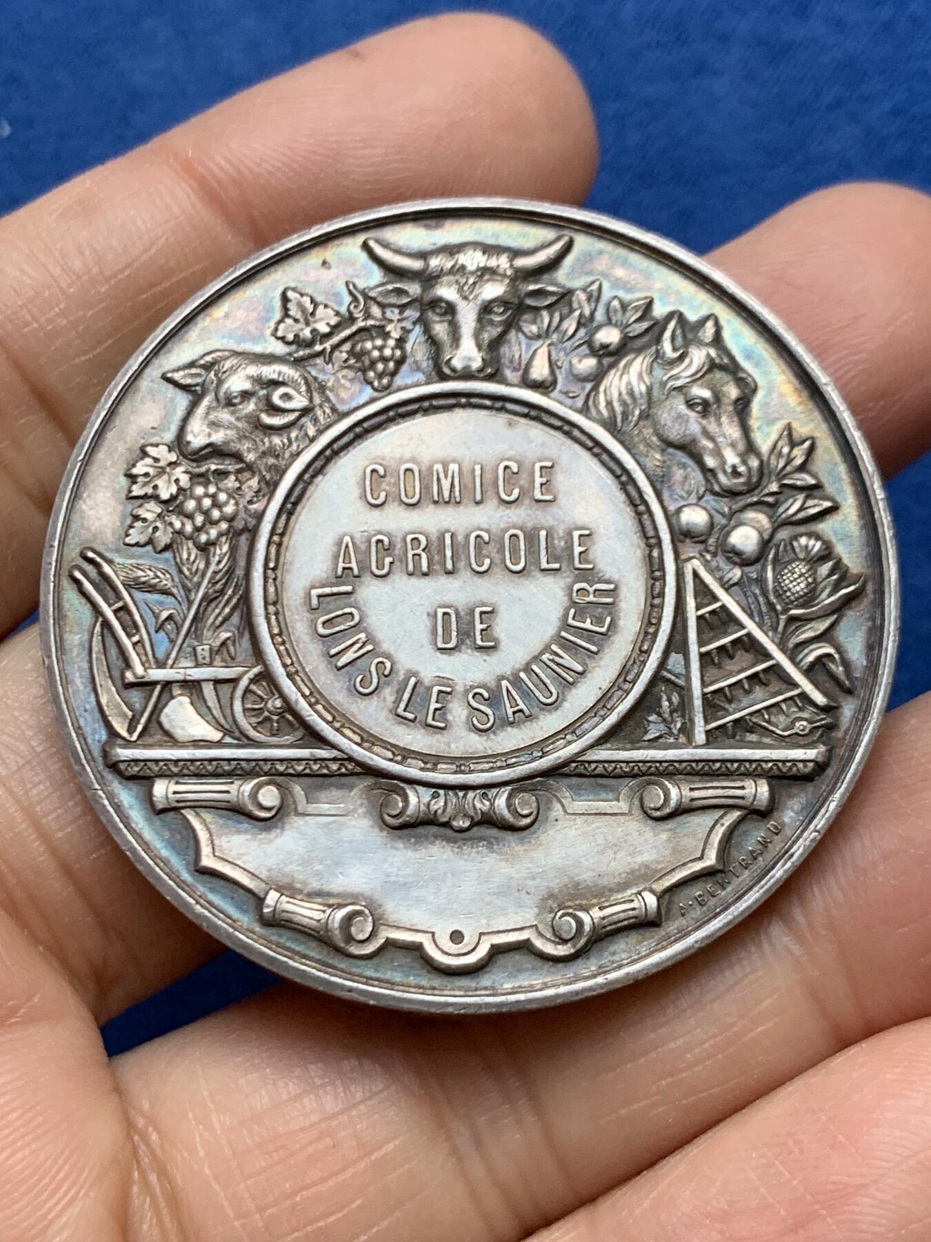 《竞宝斋》第465场 周日，周一，周二，3场连拍 （全场包邮）欢迎送拍 法国隆勒索尼农业协会，46.58g，45.7mm，丰饶角边铭