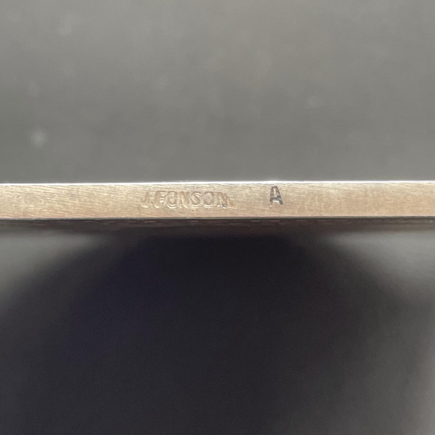 「木头集藏」“ 新岁撷珍”——章牌精品专场！ Devreese～1939年比利时列日水展览会大银章 ， 尺寸：81 × 78 mm ，220 g ，边铭: JF0NS0N A ， 国际水展览会 列日 1939政府总专员  正面: 左侧海神波塞冬手持三叉戟，右侧美人鱼吹响海螺号。 背面: 世界十大运河之一的比利时阿尔伯特运河。 名誉品银章。边缘有一处老的验银锉痕，银章少见，收藏佳品。