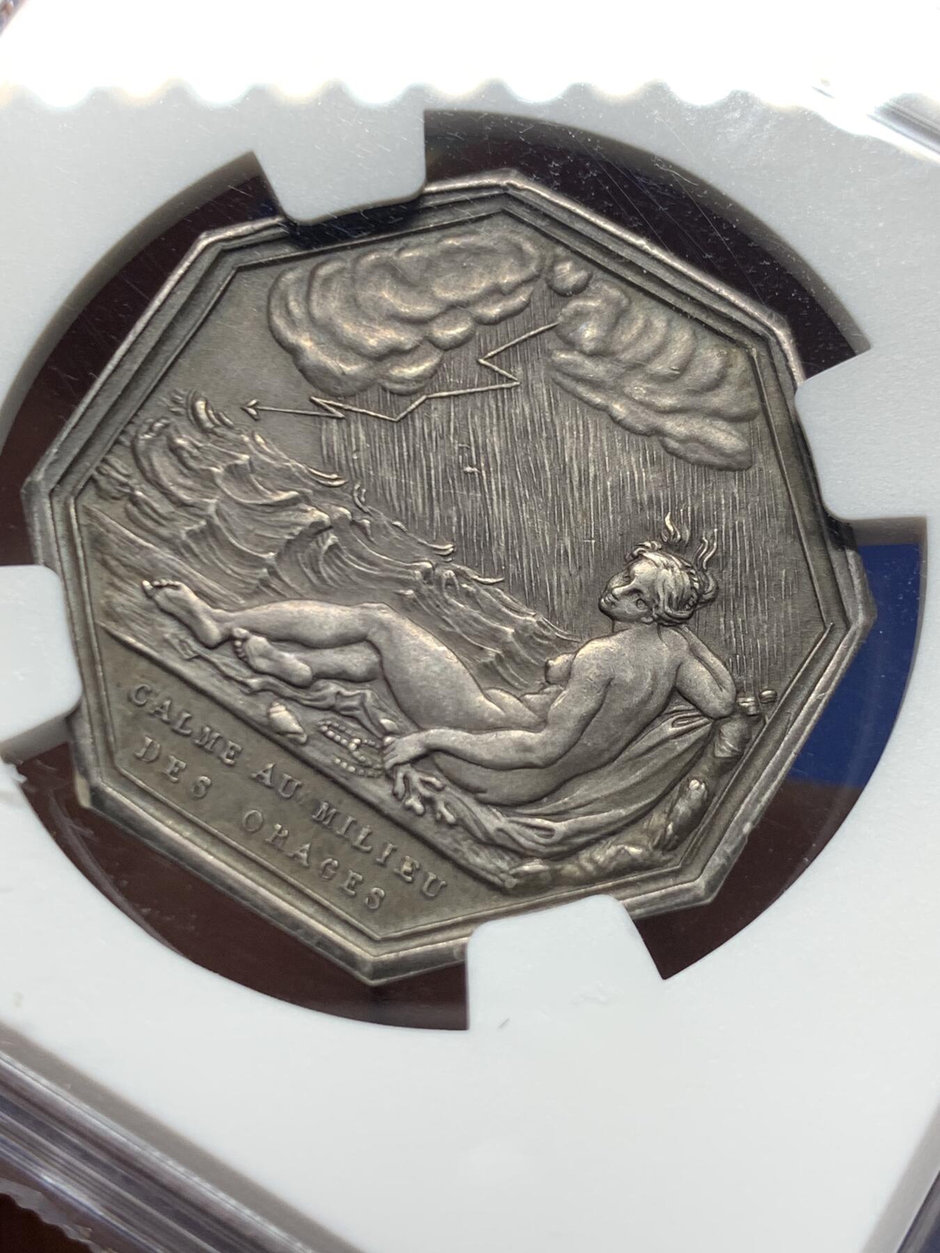 《竞宝斋》第465场 周日，周一，周二，3场连拍 （全场包邮）欢迎送拍 NGC MS61 法国双面神亚努斯八角银质代币，狂风暴雨前的海水浴场景，30mm。