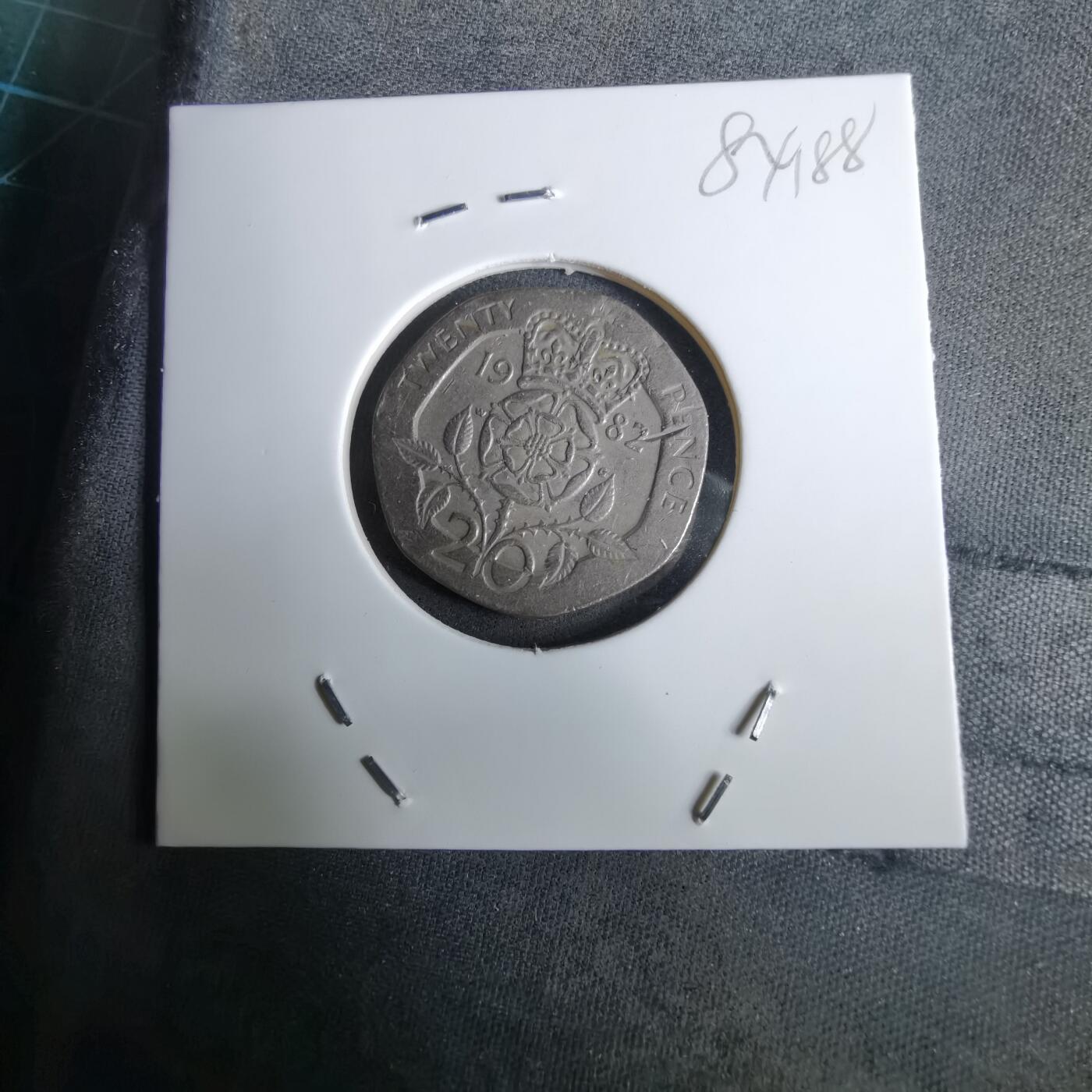 沼泽如烟--第984场 英国1982年20便士