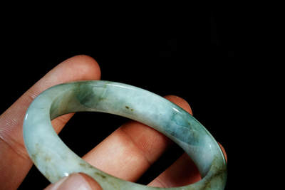 上海都达杂项专场四十七【全场包邮】  天然翡翠（A货）贵妃手镯 附鉴定证书90-50