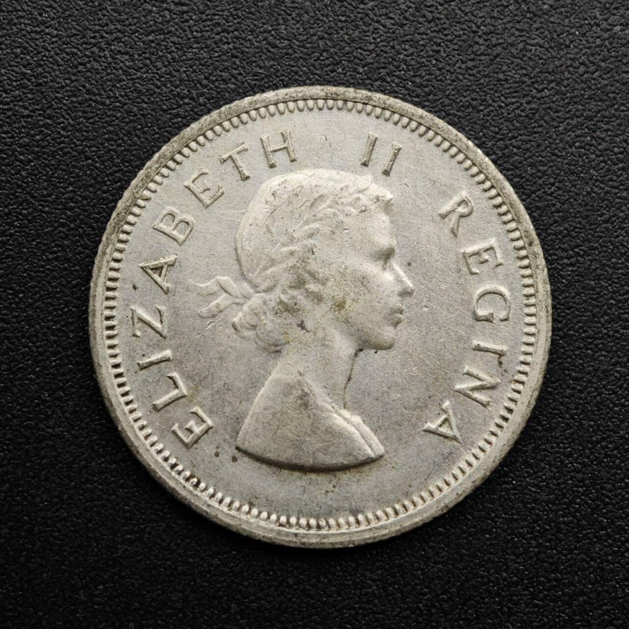 【淘币小摊】实时拍第八百六十三拍   小银币散币场   年前最后一周 之前的预留小年前全部发出 请更换最新收货地址  南非1953年伊丽莎白二世6便士银币