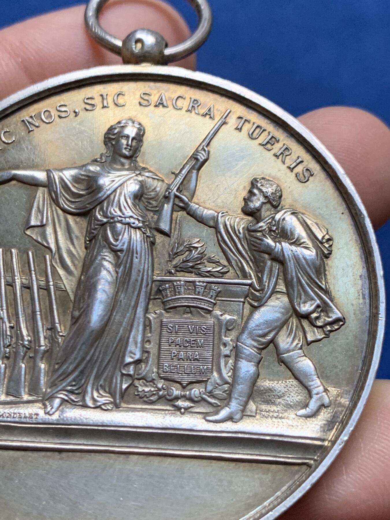 《竞宝斋》第465场 周日，周一，周二，3场连拍 （全场包邮）欢迎送拍 法国普雷尼亚克射击协会镀金银章，62.1g，55.4mm，提钮有野猪头标，侧面有菱形标