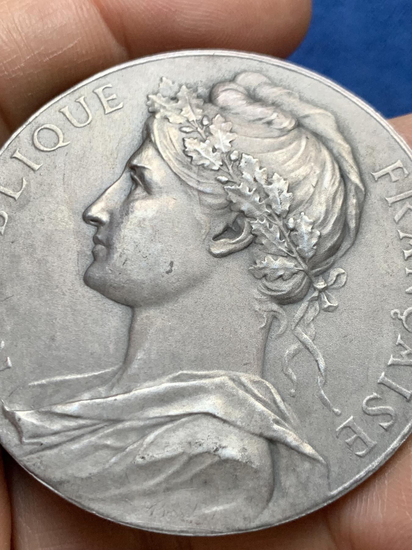 《竞宝斋》第465场 周日，周一，周二，3场连拍 （全场包邮）欢迎送拍 法国A.BORREL 贸易和工业部海关估价委员会银章，61.7g，49.4mm，丰饶角2argent边铭