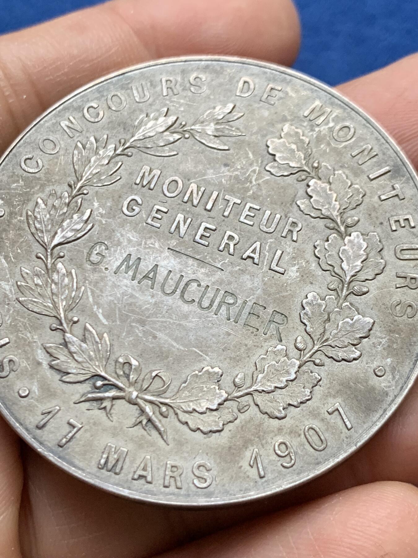 《竞宝斋》第465场 周日，周一，周二，3场连拍 （全场包邮）欢迎送拍 法国塞纳河体操协会银章，61.2g，50.1mm，边铭：野猪头+菱形argent