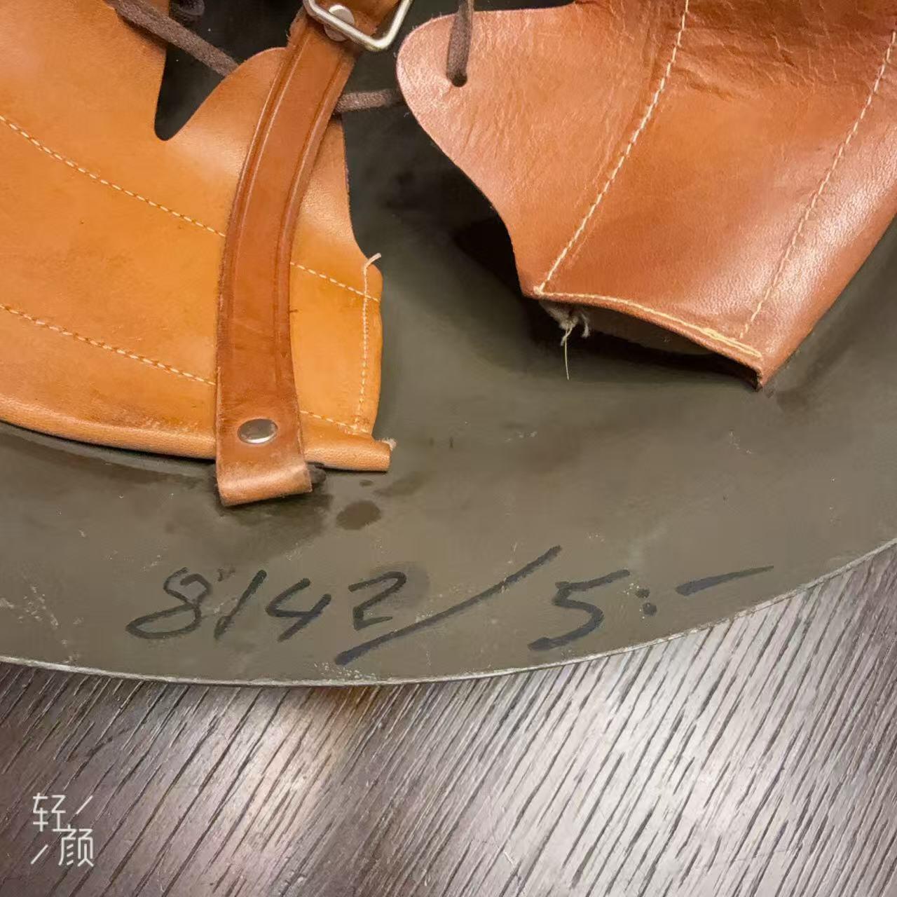 （店主清仓 大量自藏 制服徽章盛宴）罗岚⭐爱藏⭐甄选专拍第五场-分享拍场赚佣（实体经营） 瑞典M21式钢盔 从1921装备到二战后 原内衬 基本无磨损 带盔罩