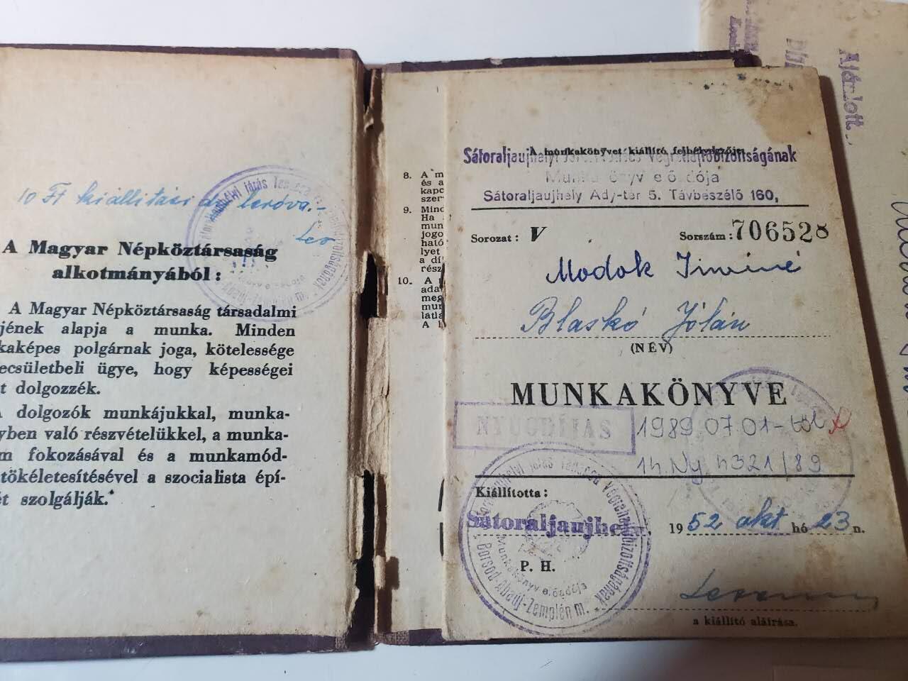 韵星假日军品类拍卖第三十九期暨默多克中校夫妇专场 -- Rimey Holidays Militaria Auction 39 & The Modoks Collection  匈牙利人民共和国默多克夫人社会主义工人党党证 预备役服务15年证章带原盒一套 拉克西时期良好记录 党章程和通讯信件