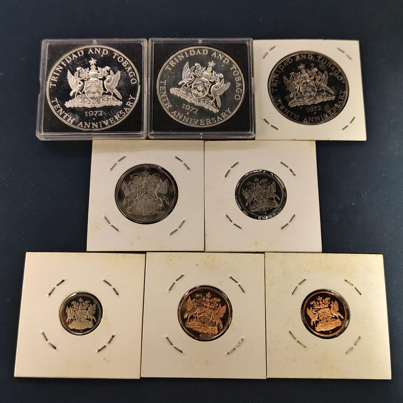 【全场包邮】纯粹捡漏拍501场-持续更新中 特立尼达和多巴哥1972年独立十周年纪念版官方精制套币-含2枚银币【42毫米35.12克92.5%+40毫米29.7克92.5%】-原盒（封装破损）