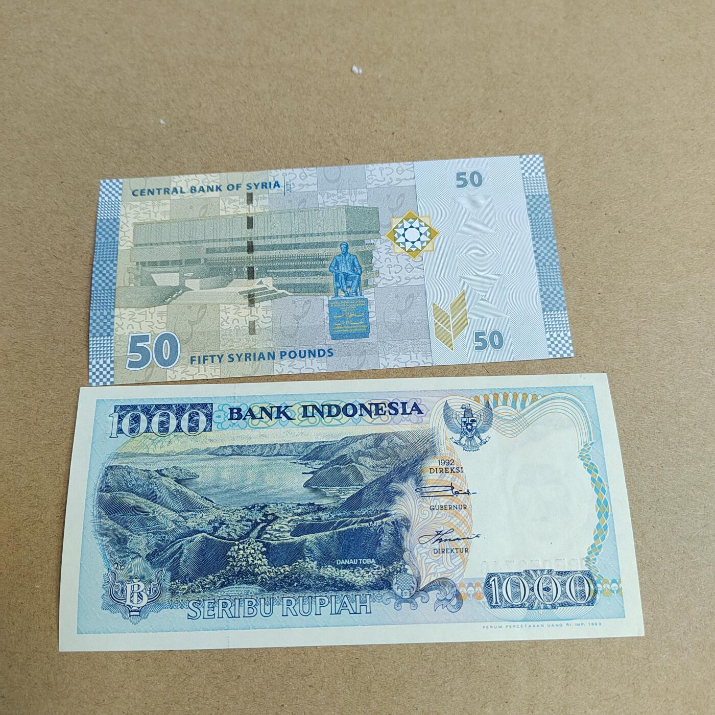 PCAI钱币  4-748  钱币小专场 外币二张