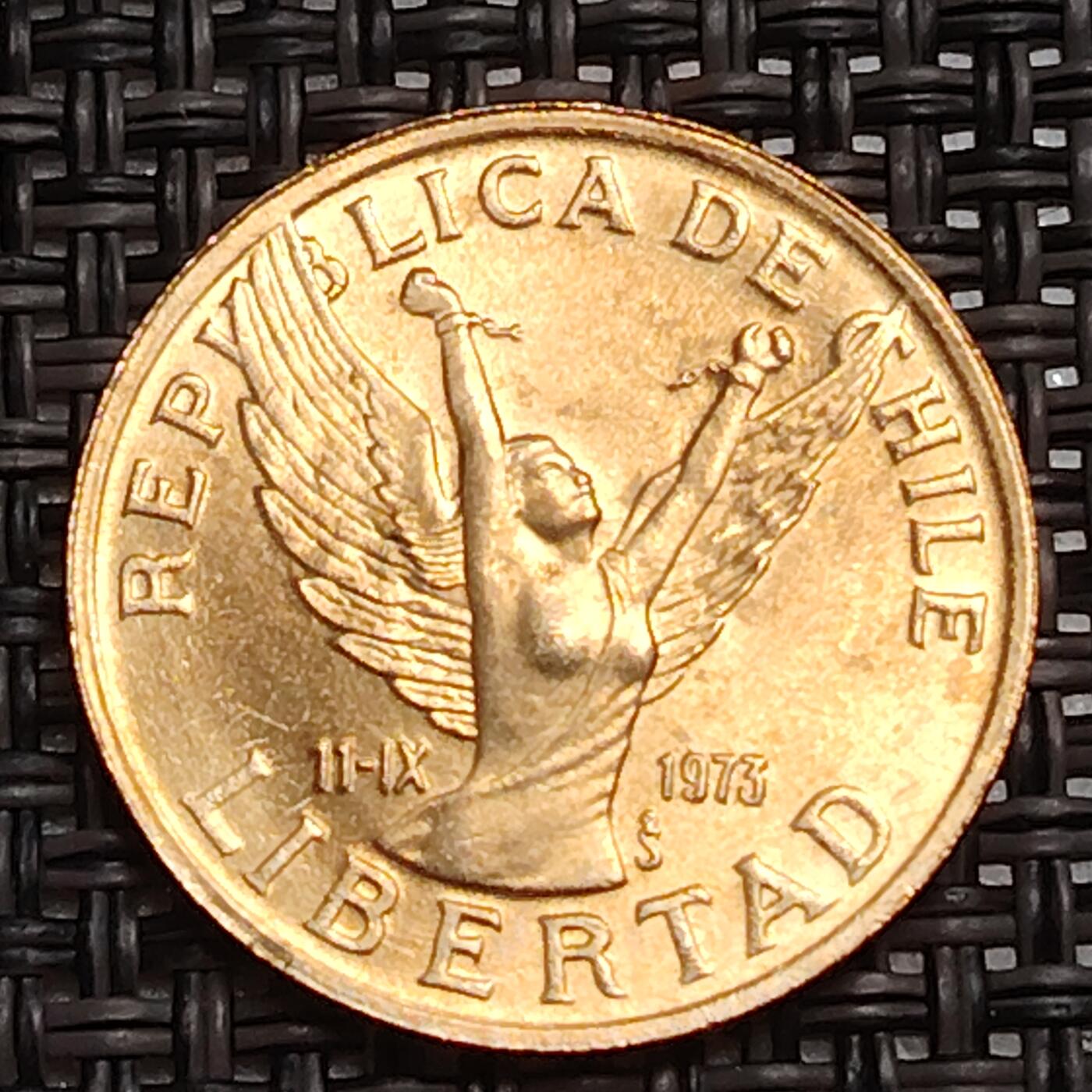 布加迪🐬～世界钱币(上海)🌾第 273 期 /  各国套币和散币 智利🇨🇱 1988年 10比索