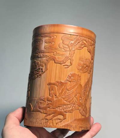 名家玉竹雕松下人物竹雕笔筒