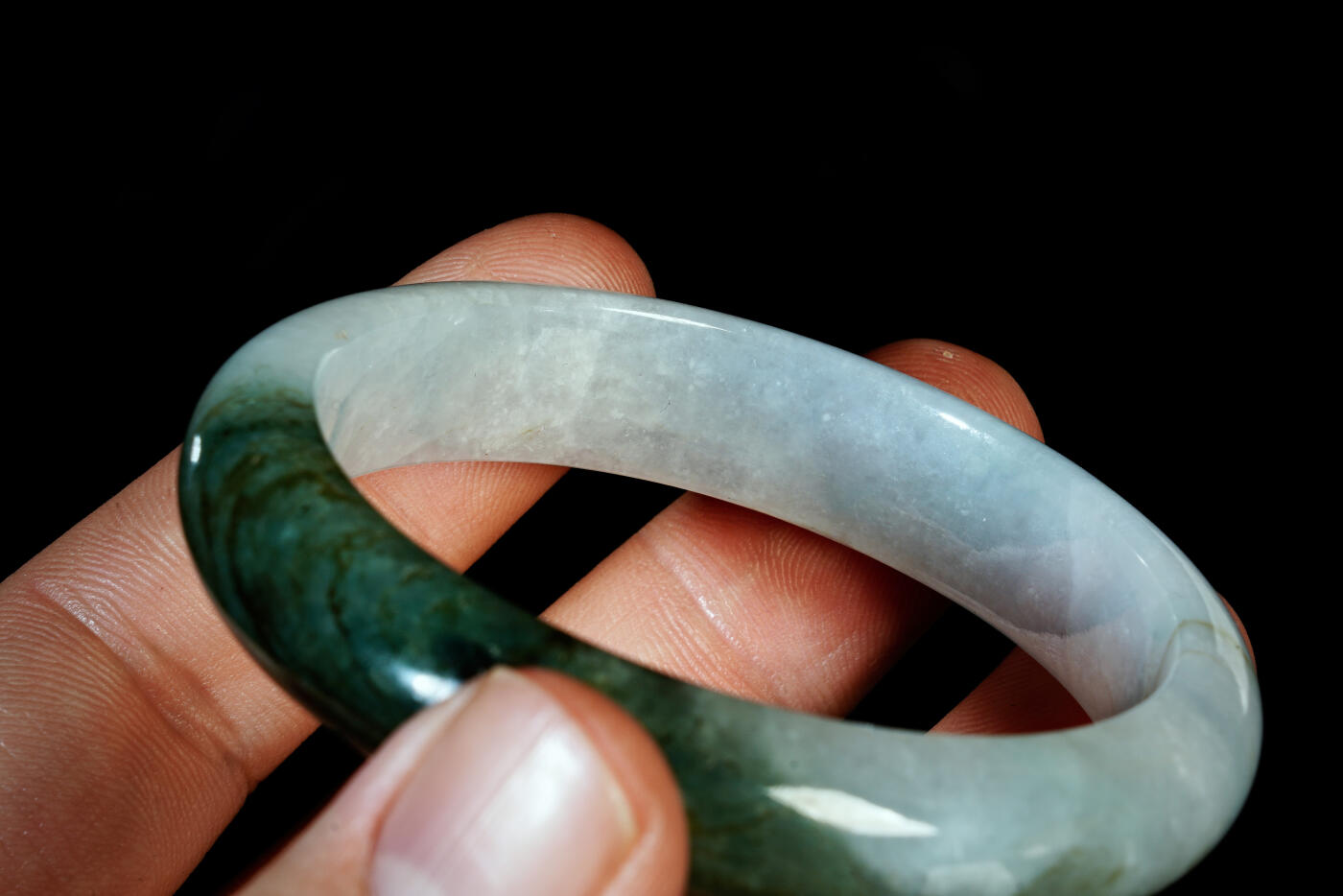 上海都达杂项专场二十一（全场包邮） 天然冰种带绿翡翠（A货）贵妃手镯 附鉴定证书90-48