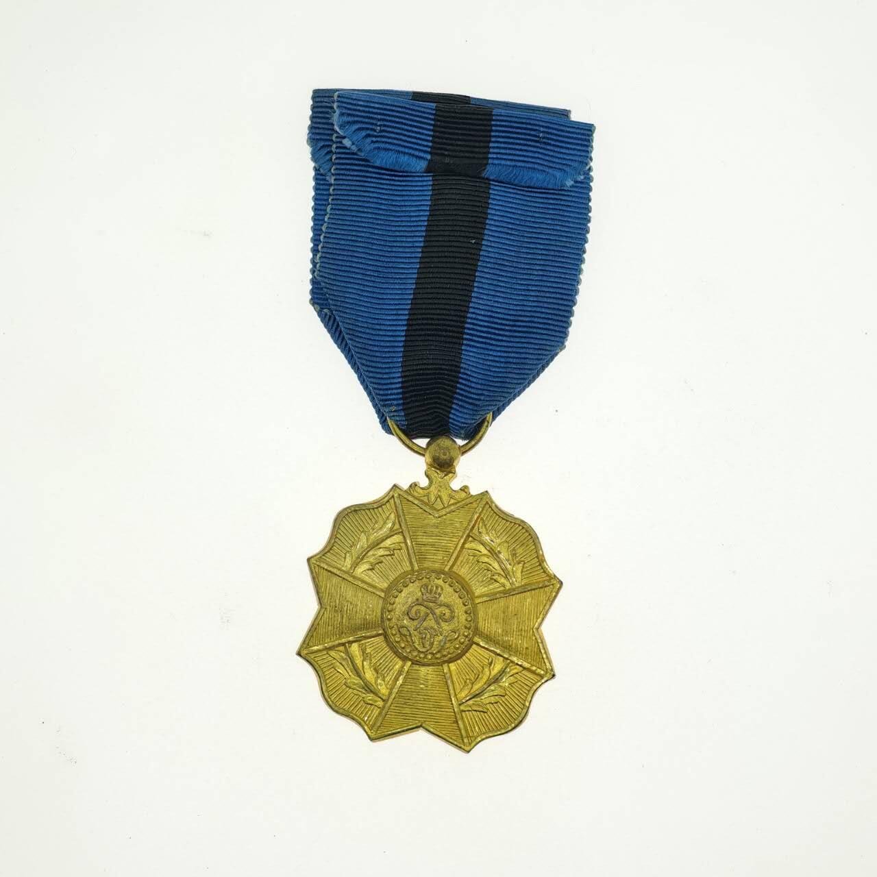 2026年2月8日拍卖 比利时利奥波德二世金级奖章，早期单语版