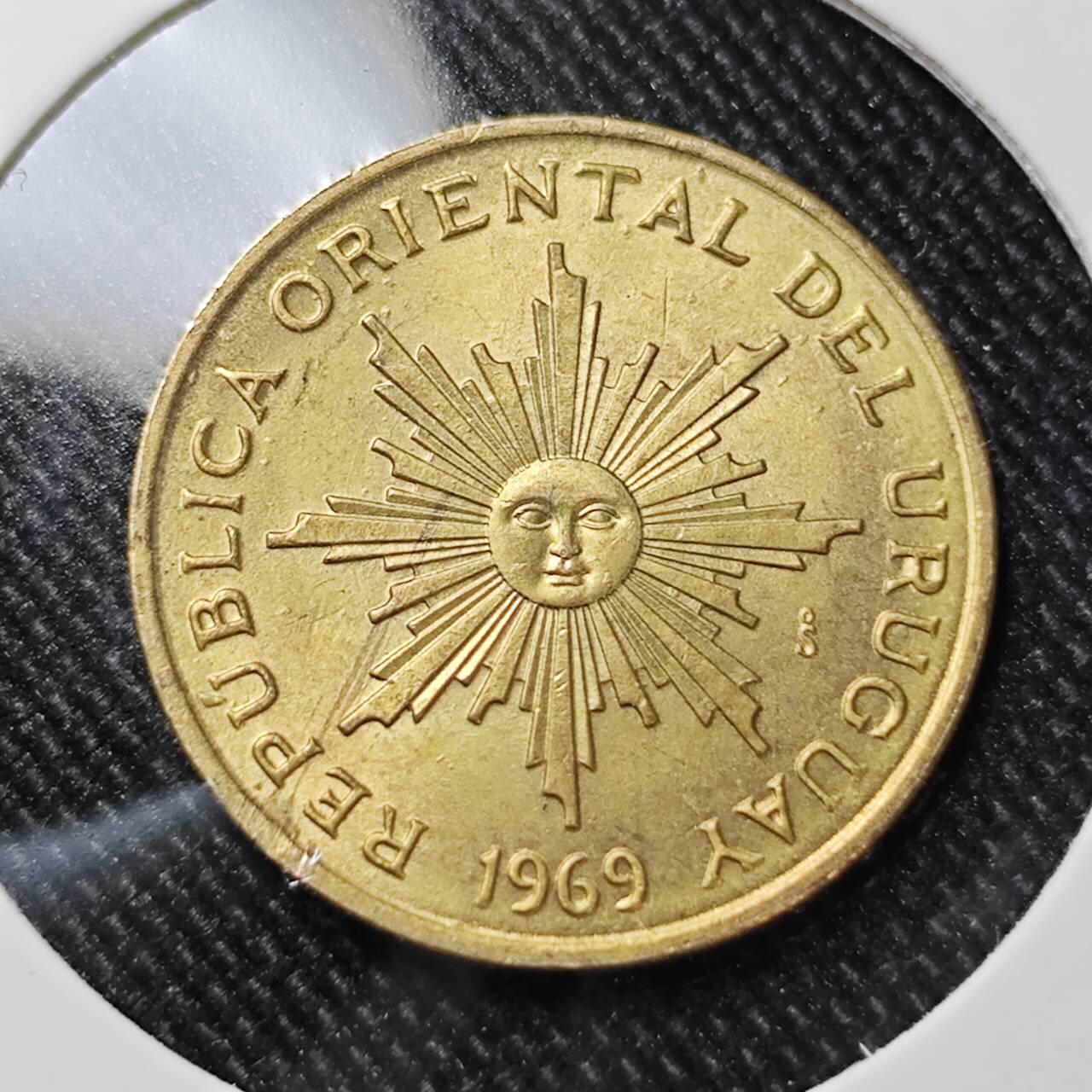 KK钱币收藏小铺  第392期  2月预留时间 周末发货  1969乌拉圭5比索铜币