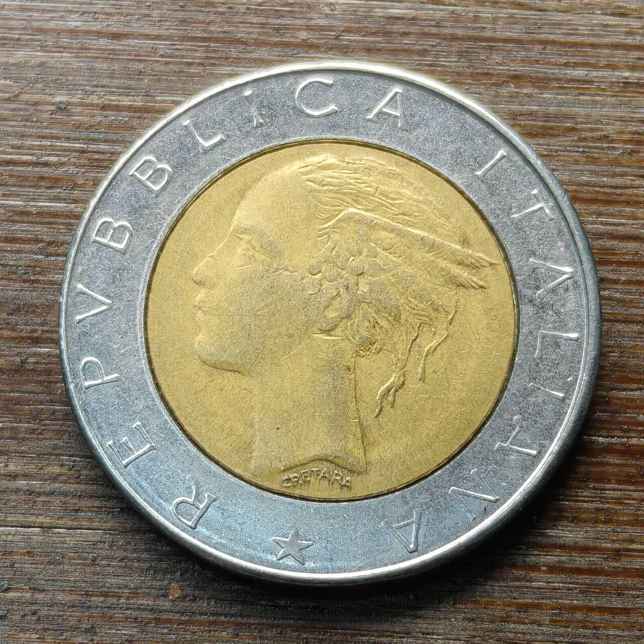 【本场4.12号发货】★第145★散币专场 不寄存，30包邮。不满30元，支付5元运费。《接受代拍 代送NGC评级》 70【无寄存】意大利 1984年 500里拉 双色币