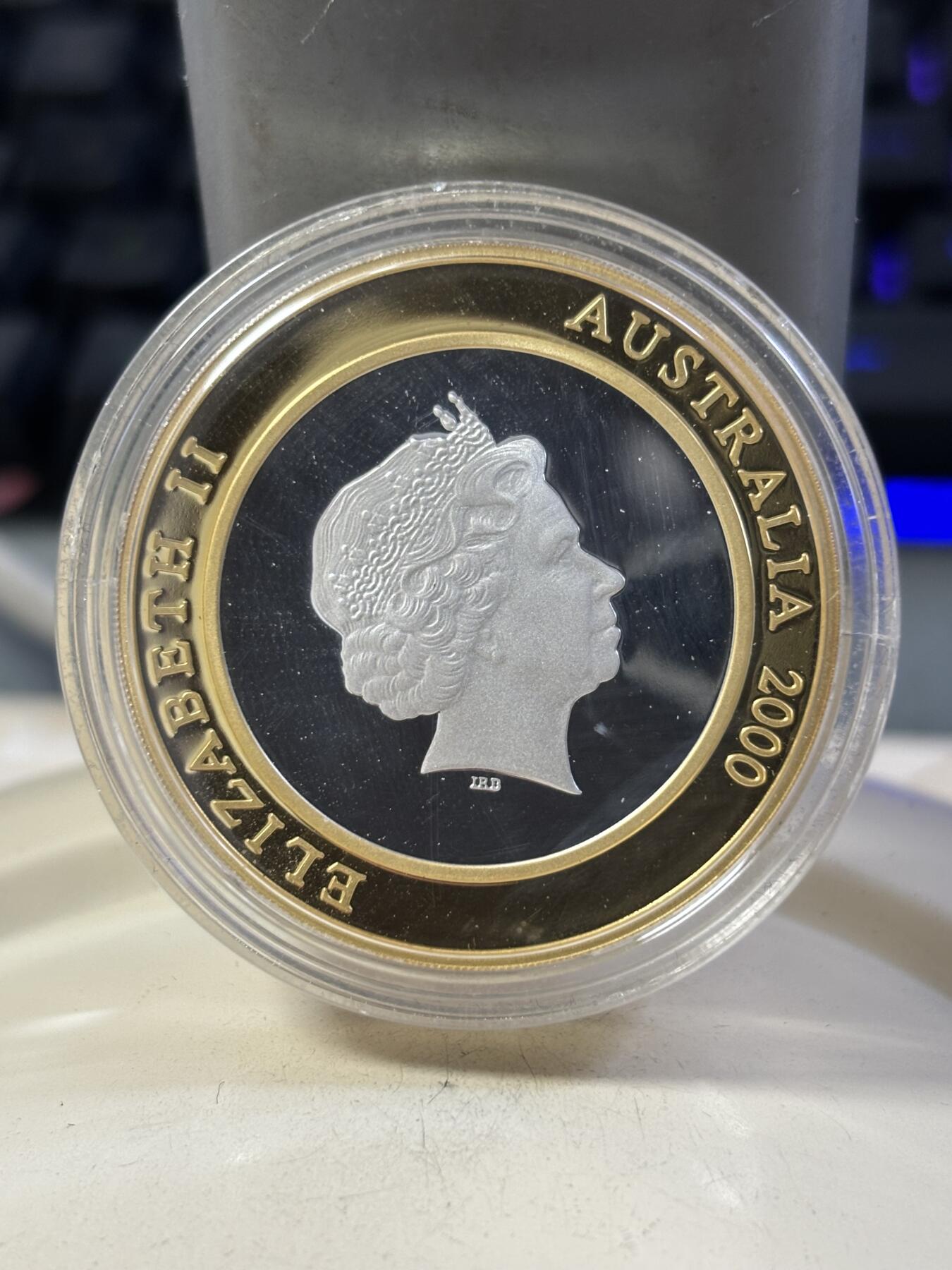 第190期拍卖 澳大利亚2000年10澳元外圈镀金精制银币 千禧年系列-现在 999银36.01克 发行量：2万