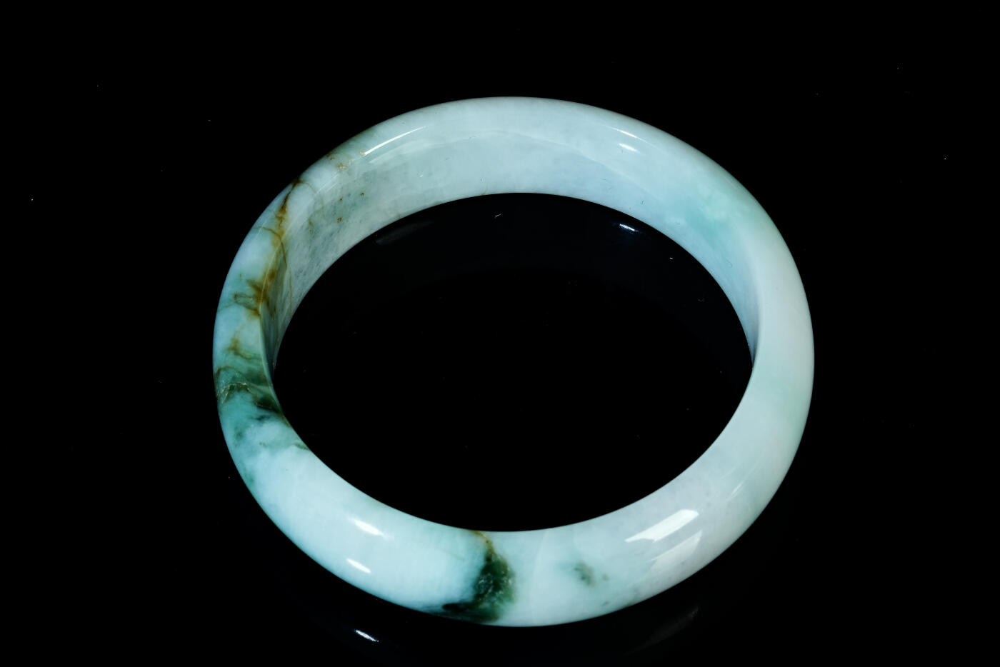 上海都达杂项专场二十一（全场包邮） 天然冰糯种带绿翡翠（A货）贵妃手镯 附鉴定证书90-45