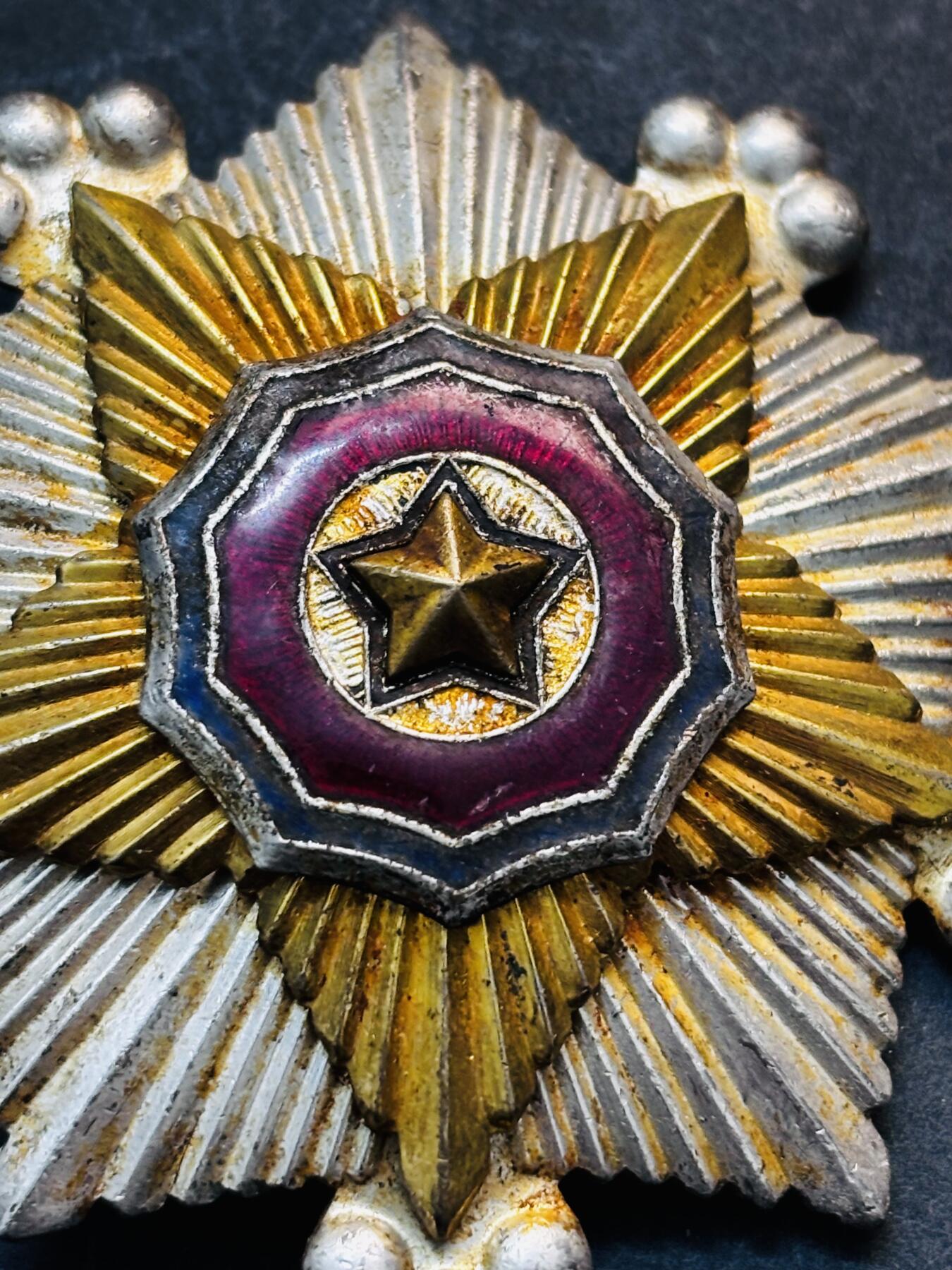 【金马踏春，泉马奔腾】2026 年新年贺岁场，（定于年初五接财神截拍）祝各位老板马到成功，马上有钱，愿岁岁平安喜乐顺遂 朝鲜二级国旗手勋章