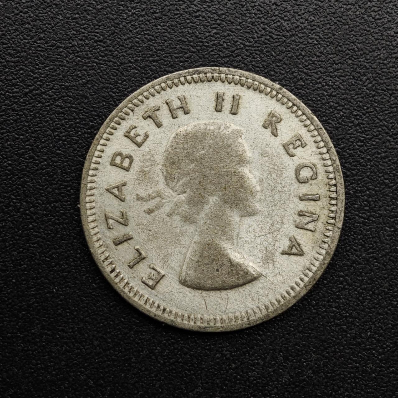 【淘币小摊】实时拍第八百六十三拍   小银币散币场   年前最后一周 之前的预留小年前全部发出 请更换最新收货地址  南非1953年伊丽莎白二世3便士银币