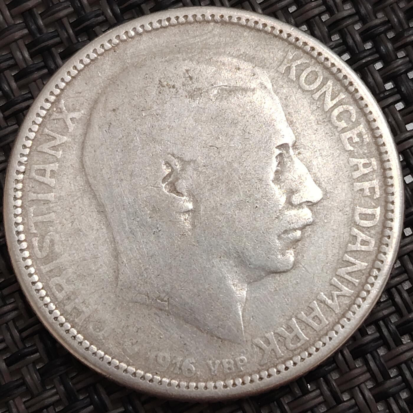 布加迪🐬～世界钱币(上海)🌾第 273 期 /  各国套币和散币 丹麦🇩🇰 1916年 2克朗银币 15克 800银 31mm