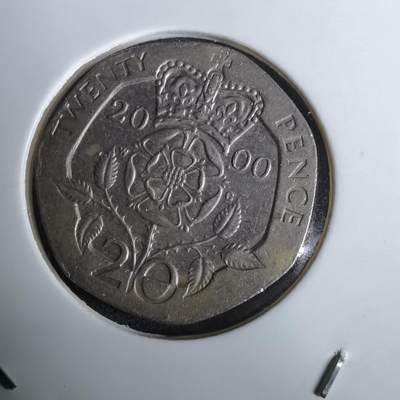 沼泽如烟--第984场 - 英国2000年20便士