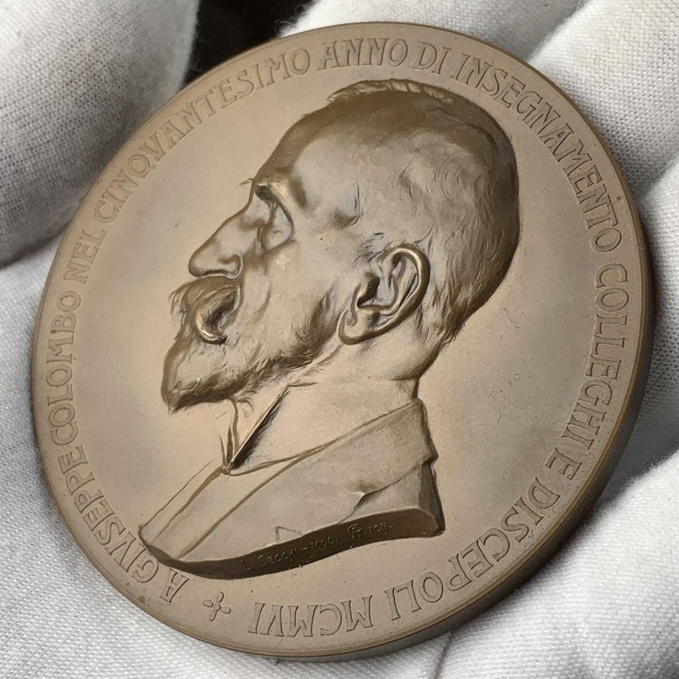 掌中浮雕-藏着的欧洲第052场 1906年意大利米兰理工学院50周年纪念铜章，67mm，原盒，背面场景：拉斐尔名画《雅典学院》局部