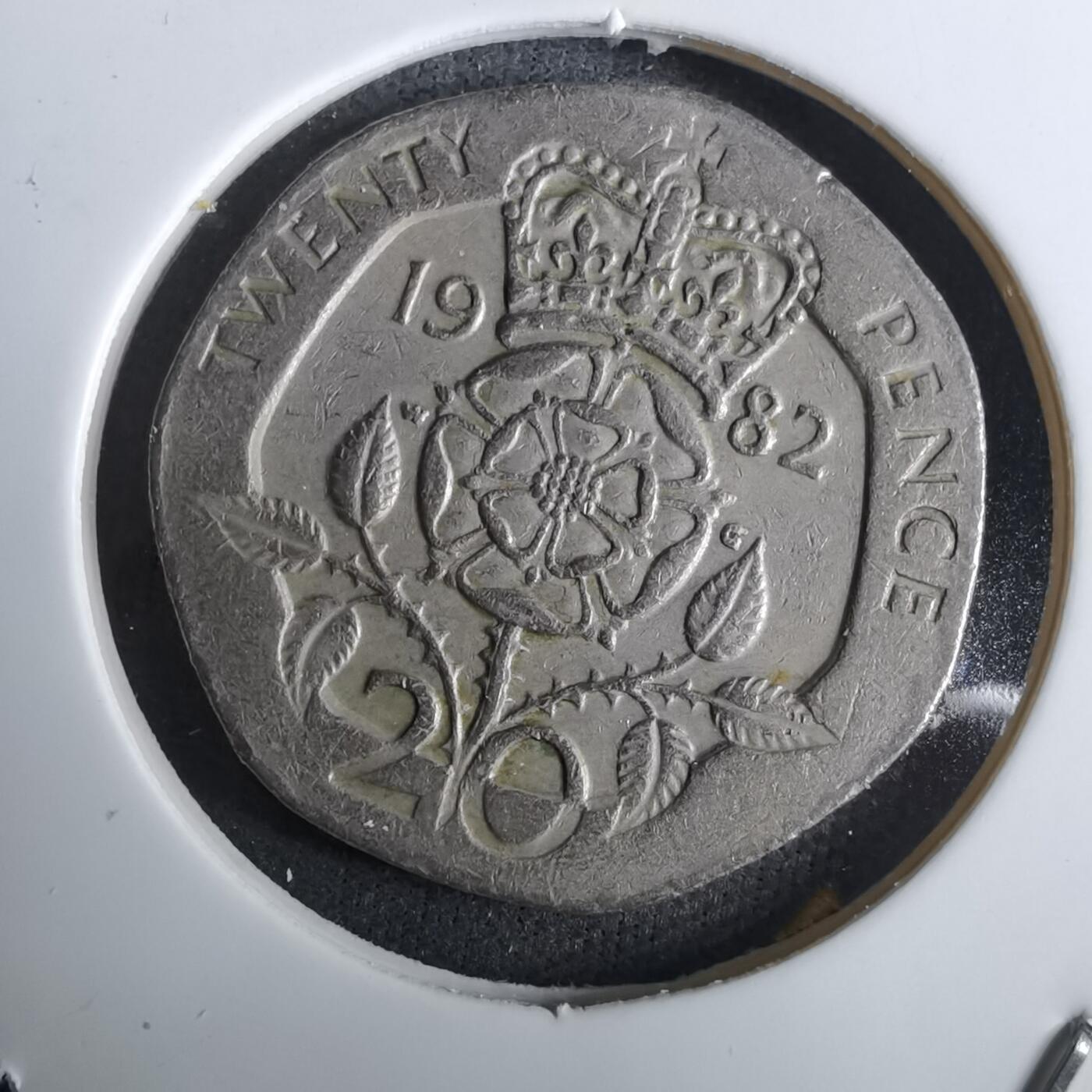 沼泽如烟--第984场 英国1982年20便士