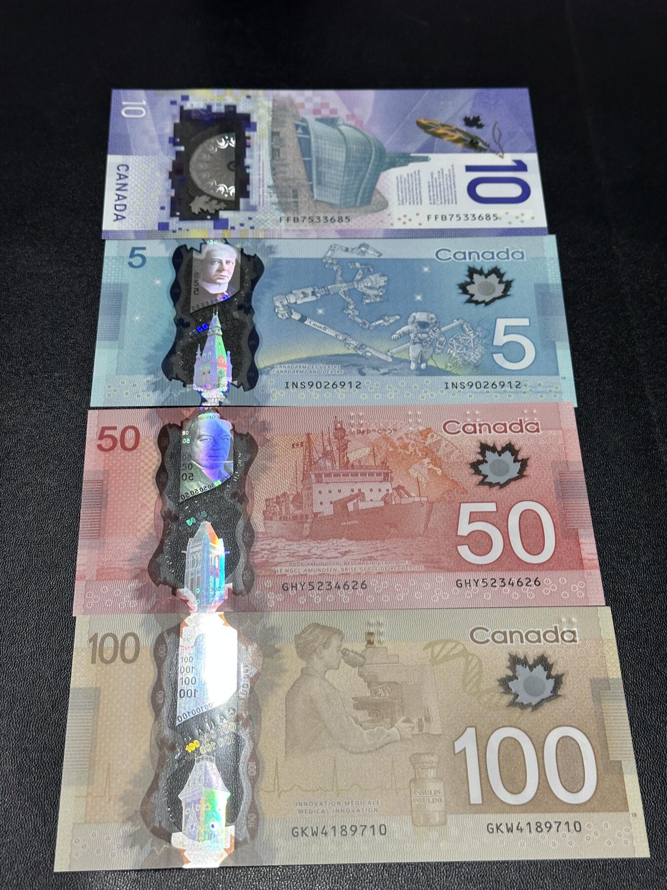 《外钞收藏家》第六百零八期（精选场）（本平台长期征集拍品、欢迎藏友们联系合作） 加拿大两个版本 5-100元 四张一起 全新UNC