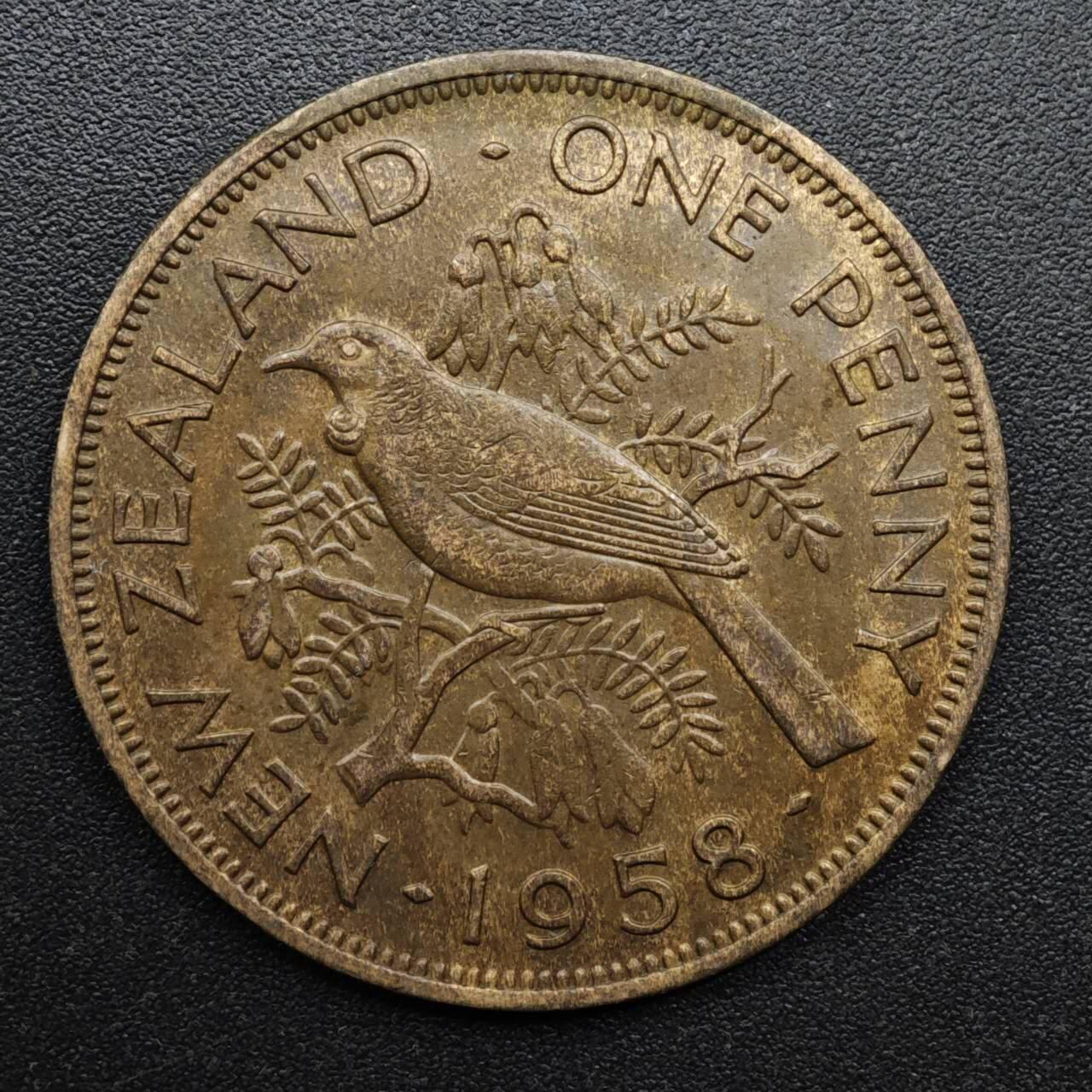 【淘币小摊】实时拍第八百六十三拍   小银币散币场   年前最后一周 之前的预留小年前全部发出 请更换最新收货地址  新西兰1958年伊丽莎白二世一便士铜币