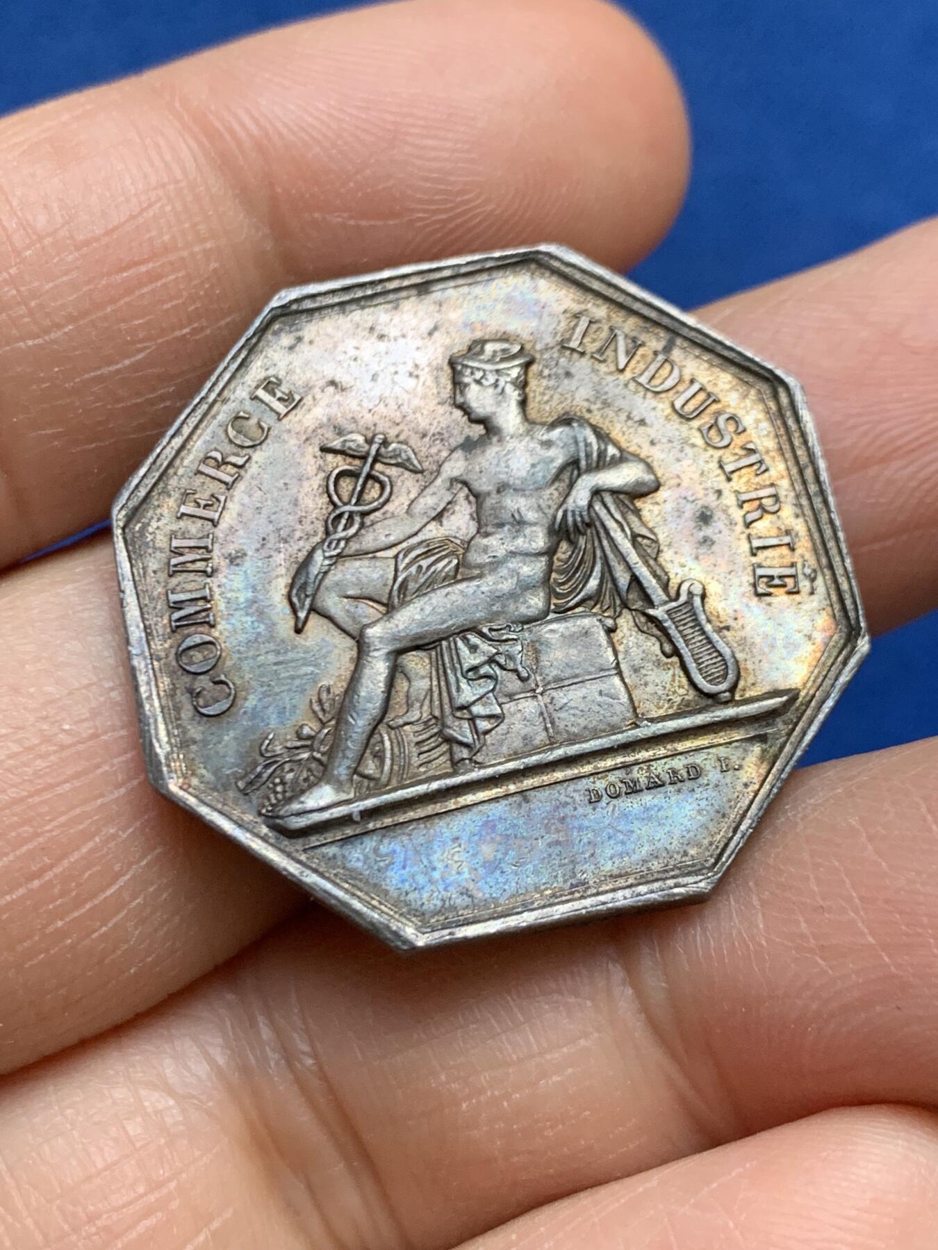 《竞宝斋》第465场 周日，周一，周二，3场连拍 （全场包邮）欢迎送拍 法国八角银章，政府专员，12.42g，30.8mm，手指边铭