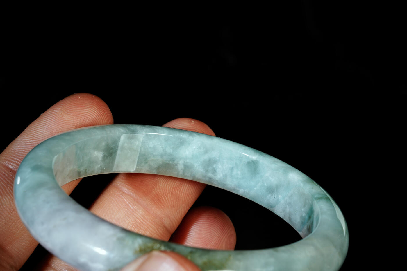 上海都达杂项专场二十一（全场包邮） 天然冰绿花翡翠（A货）贵妃手镯 附鉴定证书90-46