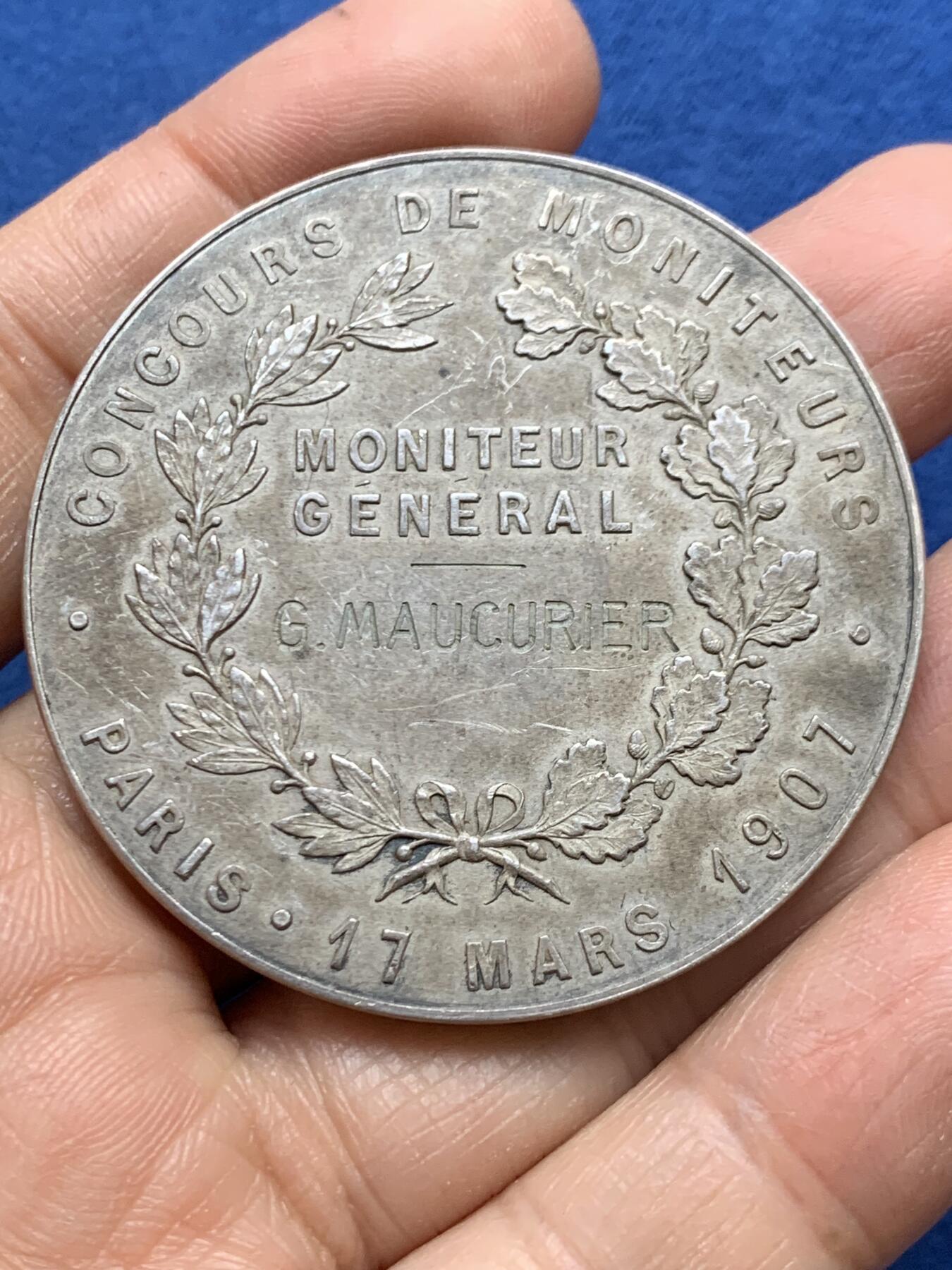 《竞宝斋》第465场 周日，周一，周二，3场连拍 （全场包邮）欢迎送拍 法国塞纳河体操协会银章，61.2g，50.1mm，边铭：野猪头+菱形argent