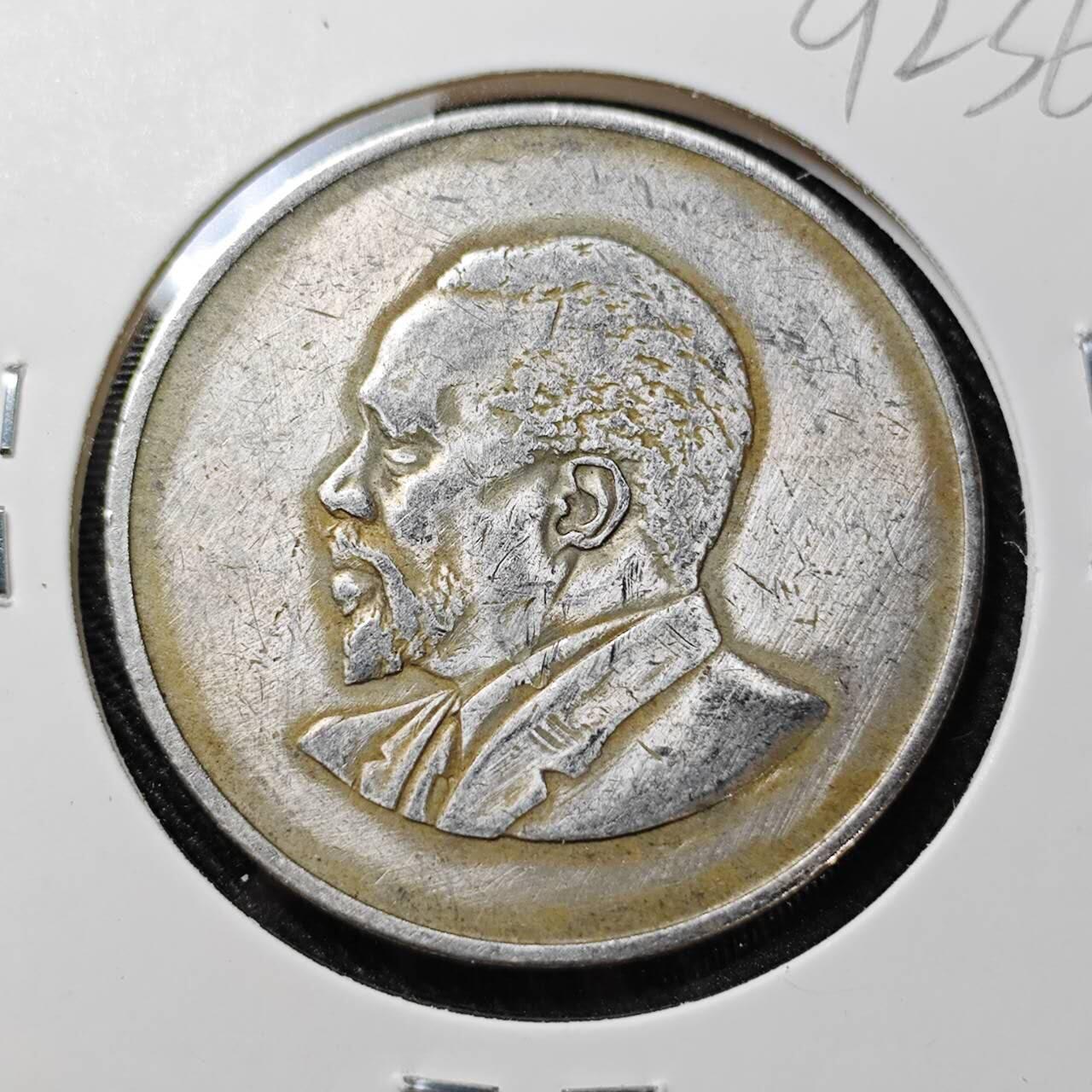 KK钱币收藏小铺  第392期  2月预留时间 周末发货  1966肯尼亚2先令 早期头像无字版