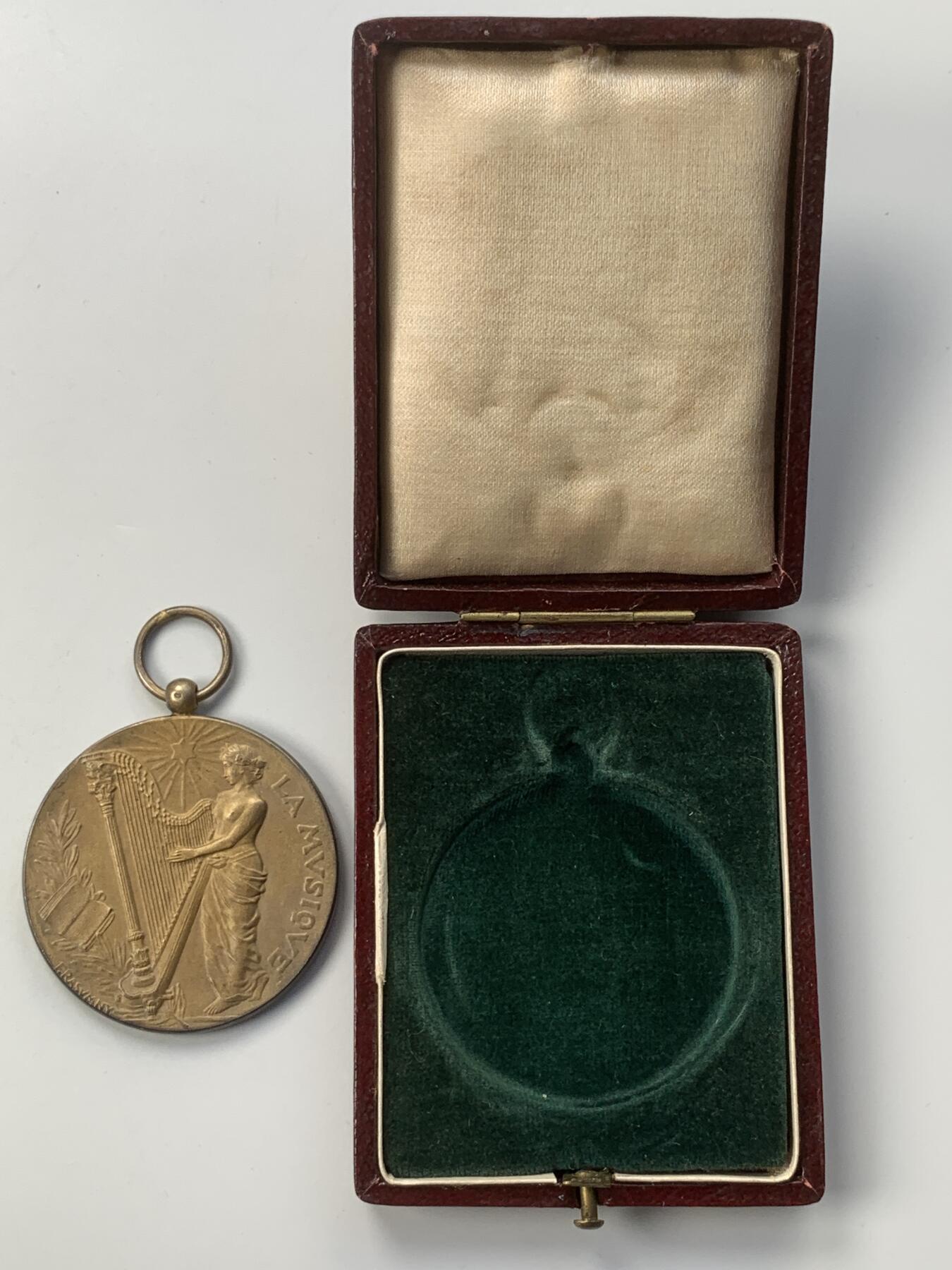 掌中浮雕-藏着的欧洲第052场 1908年法国音乐比赛金奖（银镀金），45mm ，46.76g