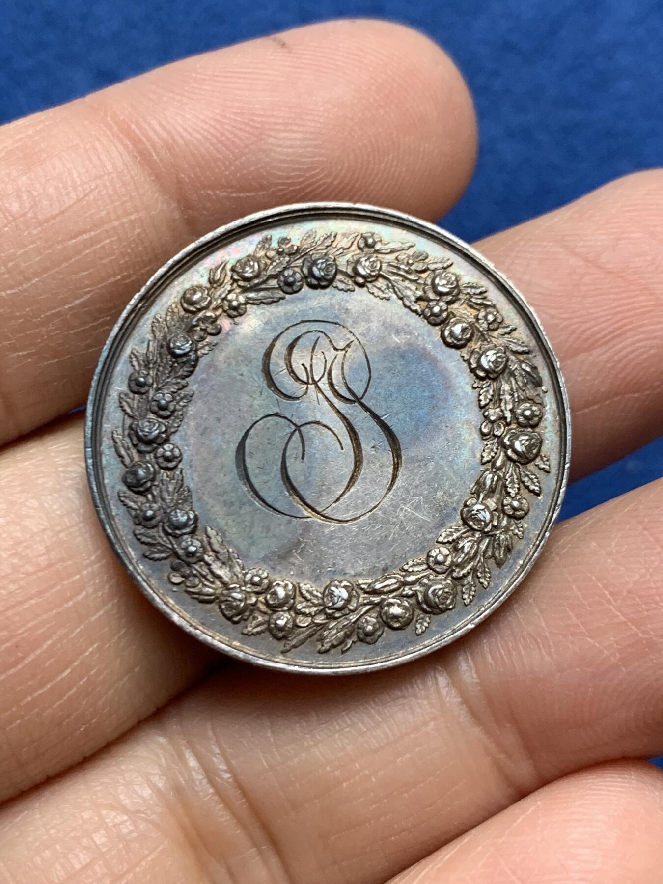 《竞宝斋》第465场 周日，周一，周二，3场连拍 （全场包邮）欢迎送拍 法国婚姻与爱情纪念镀银铜章，12.29g，29.7mm，船锚+C边铭（1841-1842）