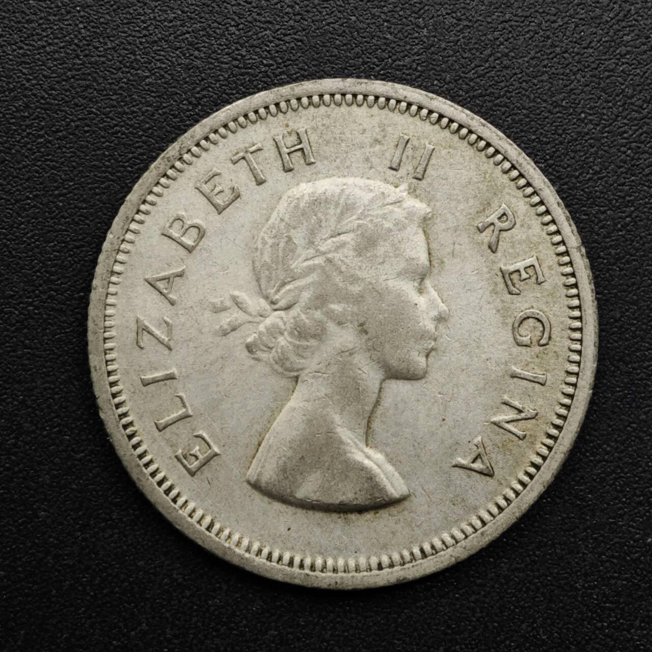 【淘币小摊】实时拍第八百六十三拍   小银币散币场   年前最后一周 之前的预留小年前全部发出 请更换最新收货地址  南非1953年伊丽莎白二世一先令银币