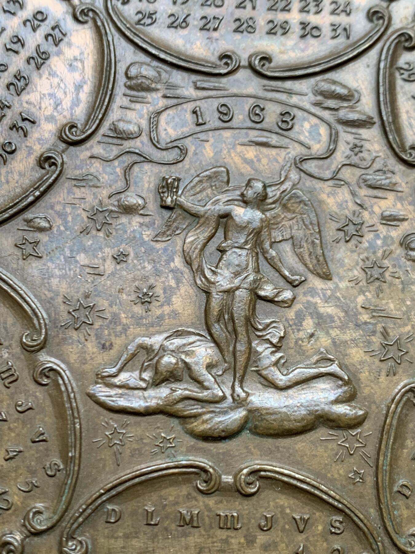 《竞宝斋》第465场 周日，周一，周二，3场连拍 （全场包邮）欢迎送拍 法国1963年日历大铜章，283.1g，95.5mm，丰饶角边铭