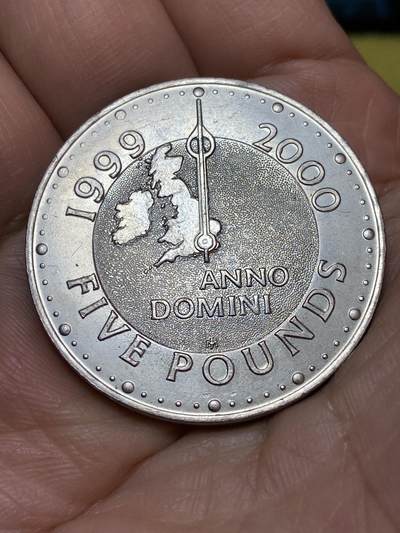 2026年第十九场(总第一百八十八场）外国好品散币场(免佣金) - 英国🇬🇧1999年5英镑(千禧年纪念币，首发年仅发行2年)