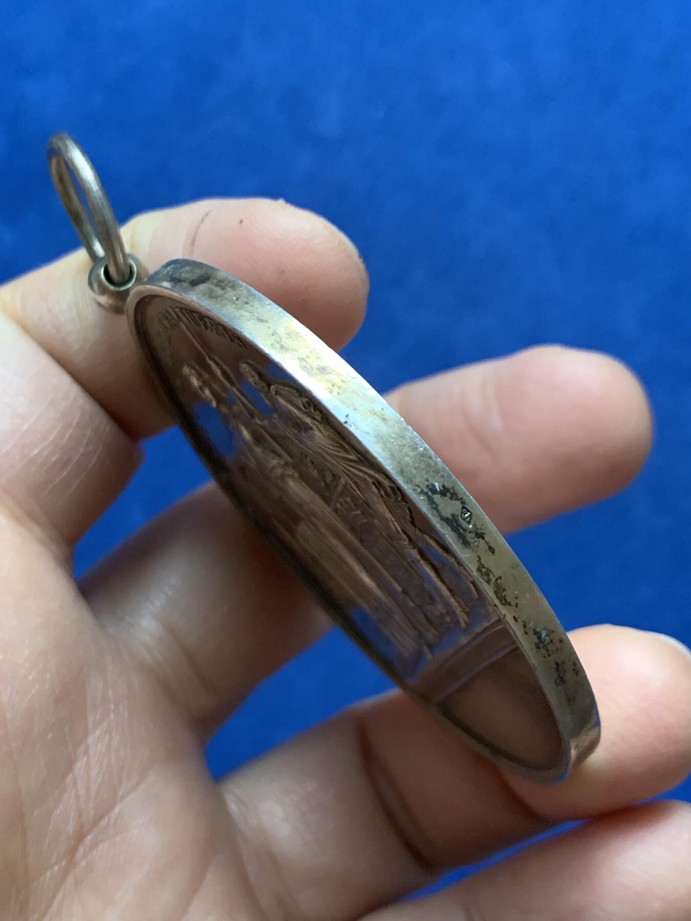 《竞宝斋》第465场 周日，周一，周二，3场连拍 （全场包邮）欢迎送拍 法国普雷尼亚克射击协会镀金银章，62.1g，55.4mm，提钮有野猪头标，侧面有菱形标