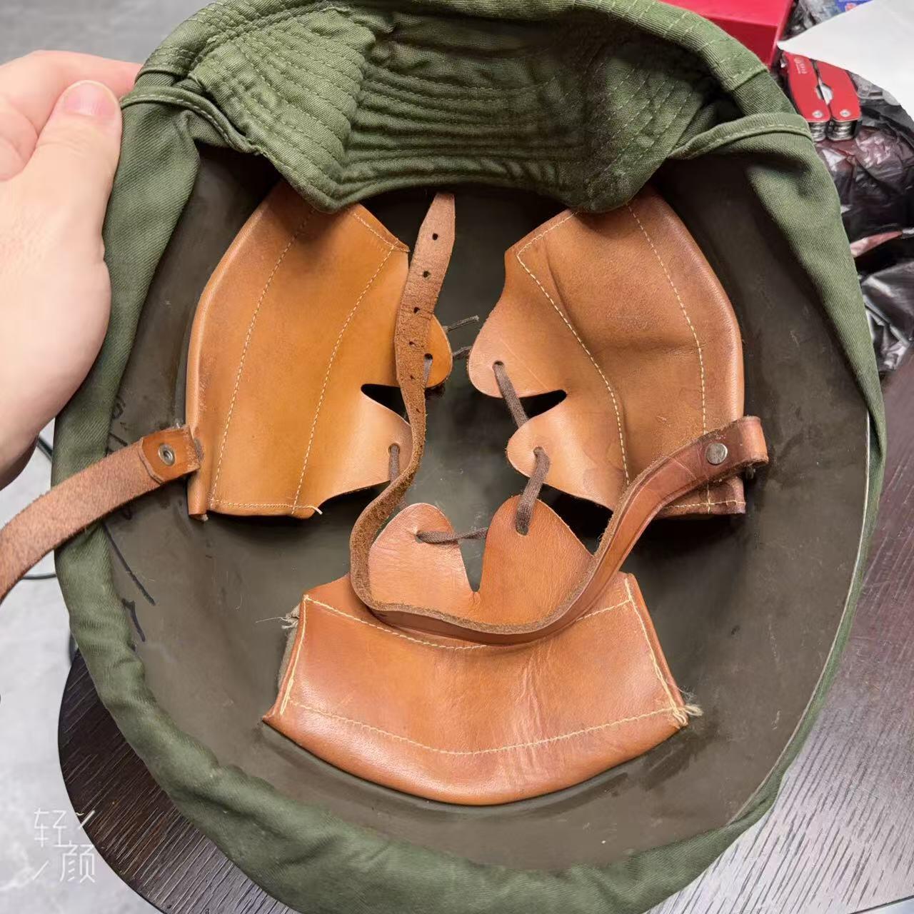 （店主清仓 大量自藏 制服徽章盛宴）罗岚⭐爱藏⭐甄选专拍第五场-分享拍场赚佣（实体经营） 瑞典M21式钢盔 从1921装备到二战后 原内衬 基本无磨损 带盔罩