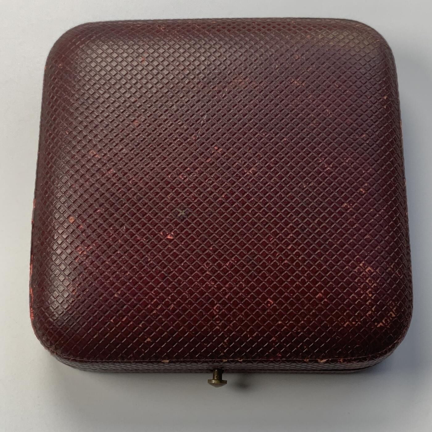 掌中浮雕-藏着的欧洲第052场 1906年意大利米兰理工学院50周年纪念铜章，67mm，原盒，背面场景：拉斐尔名画《雅典学院》局部