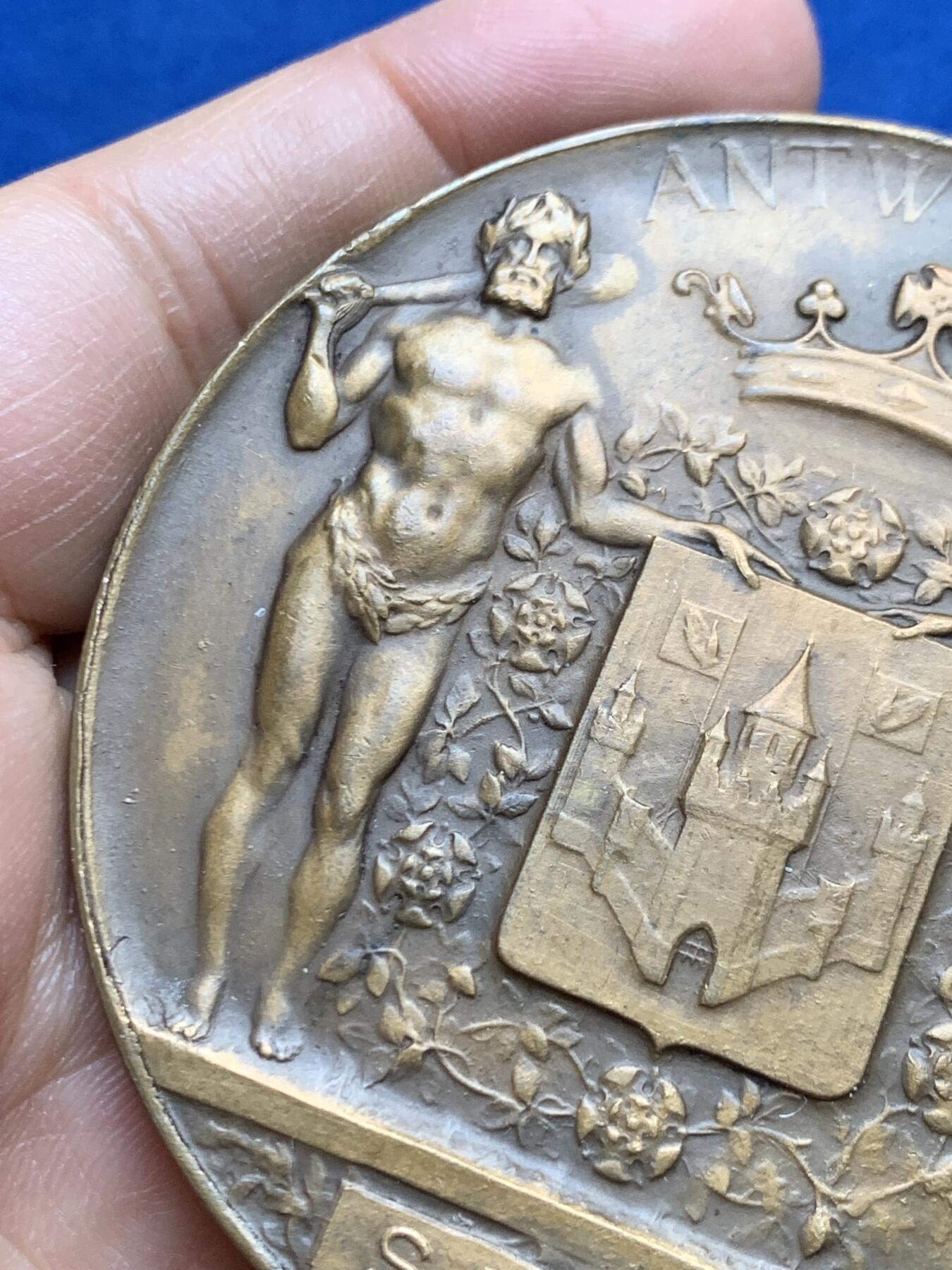 《竞宝斋》第465场 周日，周一，周二，3场连拍 （全场包邮）欢迎送拍 比利时1937年安特卫普慈善圣诞节铜质奖章，107.3g，69.3mm